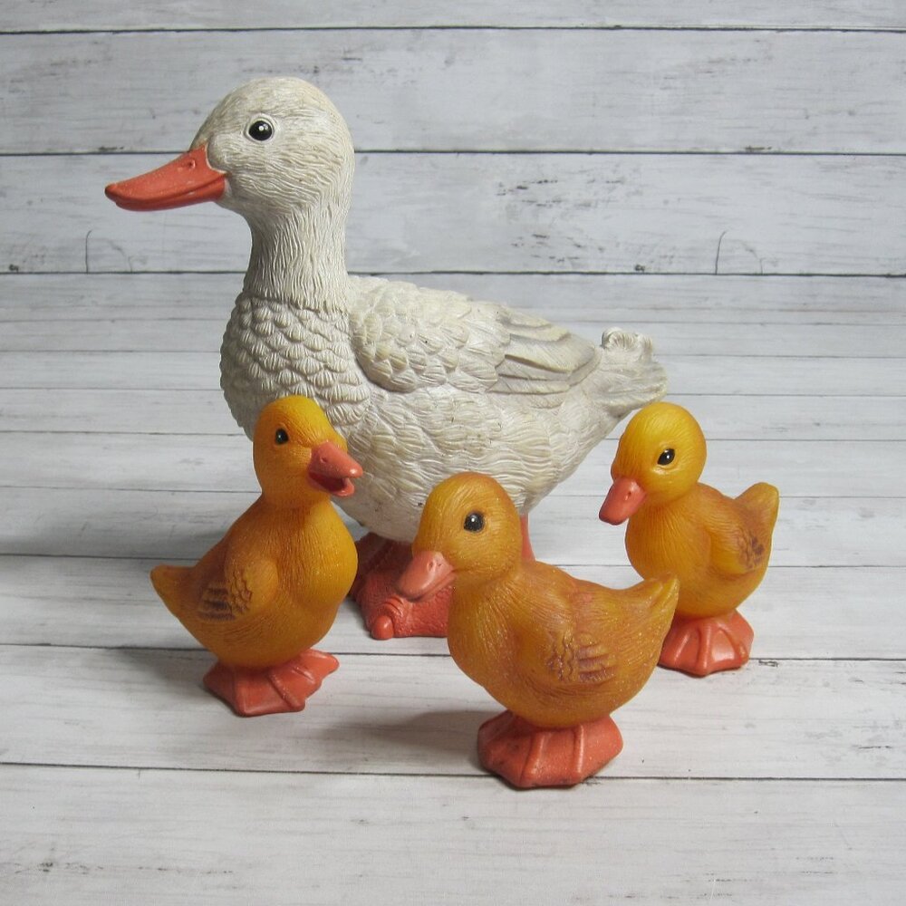 Artline Vintage Plastic Blow Mold Duck Ducklings Family Lawn Garden Ornaments